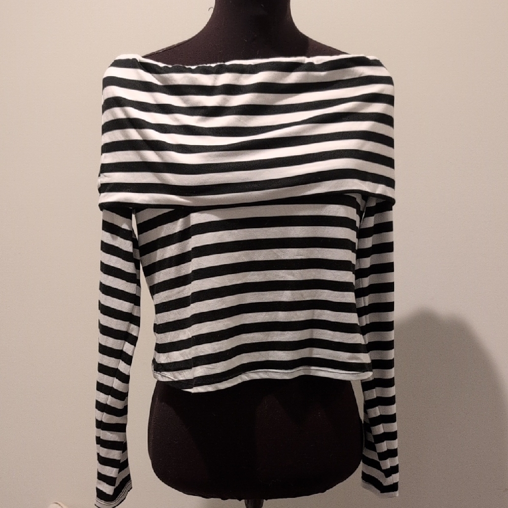 Black and White Striped Off-Shoulder Top - Picture 2 of 7